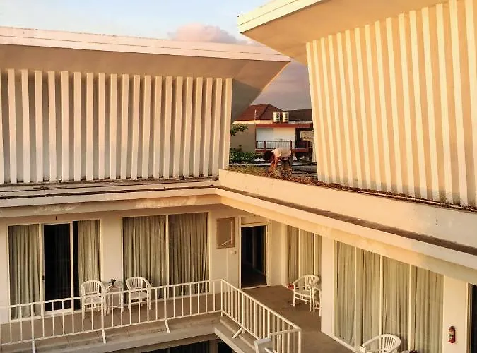 Pom Pom's Bali Aparthotel Kerobokan