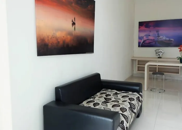 Pom Pom's Bali Aparthotel Kerobokan